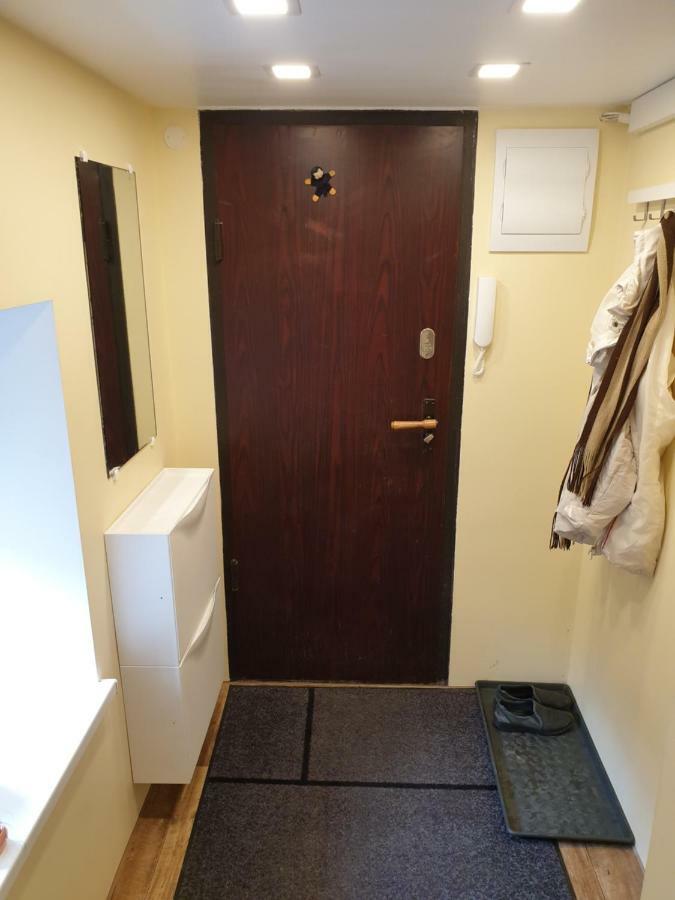 Low Ceiling Apartment 리가 외부 사진